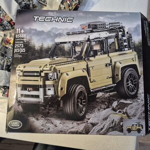 Technics Land Rover Defender Building Set - Tan
